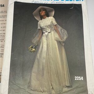 Vintage Vogue #2254 Elegant Wedding Dress Pattern Gown Rare Size 16